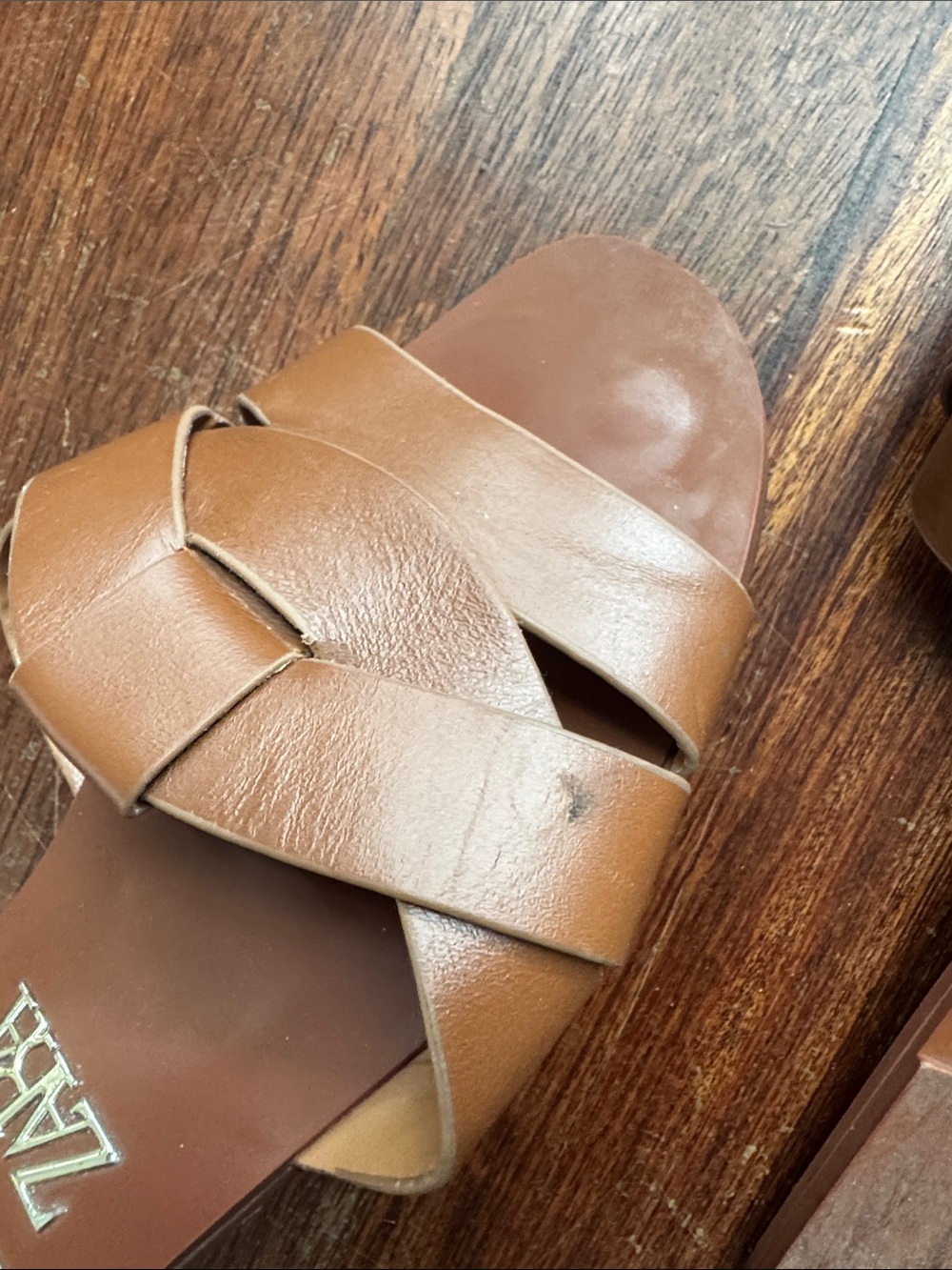 Zara Brown Flat leather sandals with crossed straps at front - Picture 8 of 9
